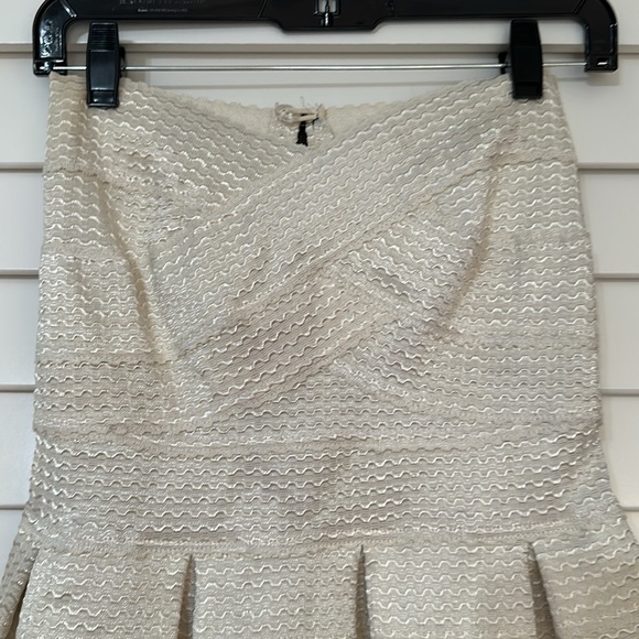 L’ATISTE By Amy Strapless Mini - Picture 2 of 8